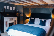 Load image into Gallery viewer, Thursday 12th February ~ The Calvert Deluxe Room
